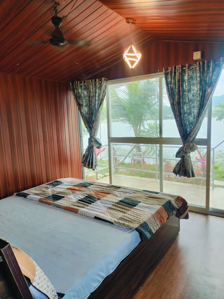 Deluxe Cottages - Image 4