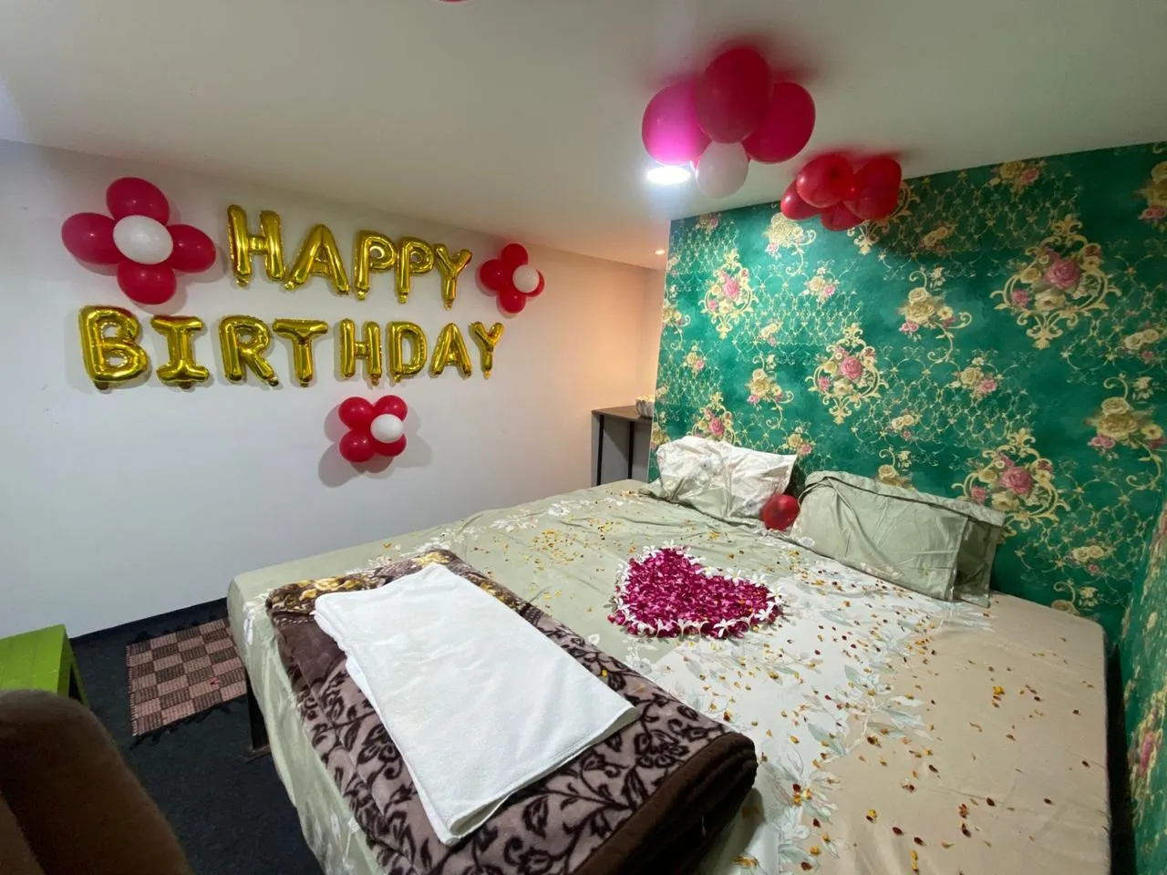 Deluxe Cottages - Image 2