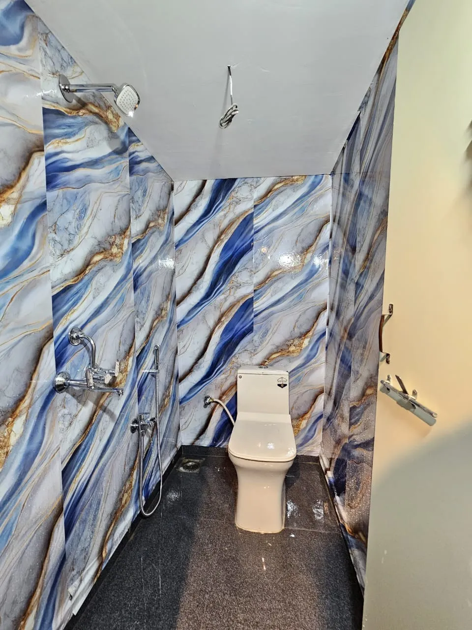 Deluxe Cottages - Image 9